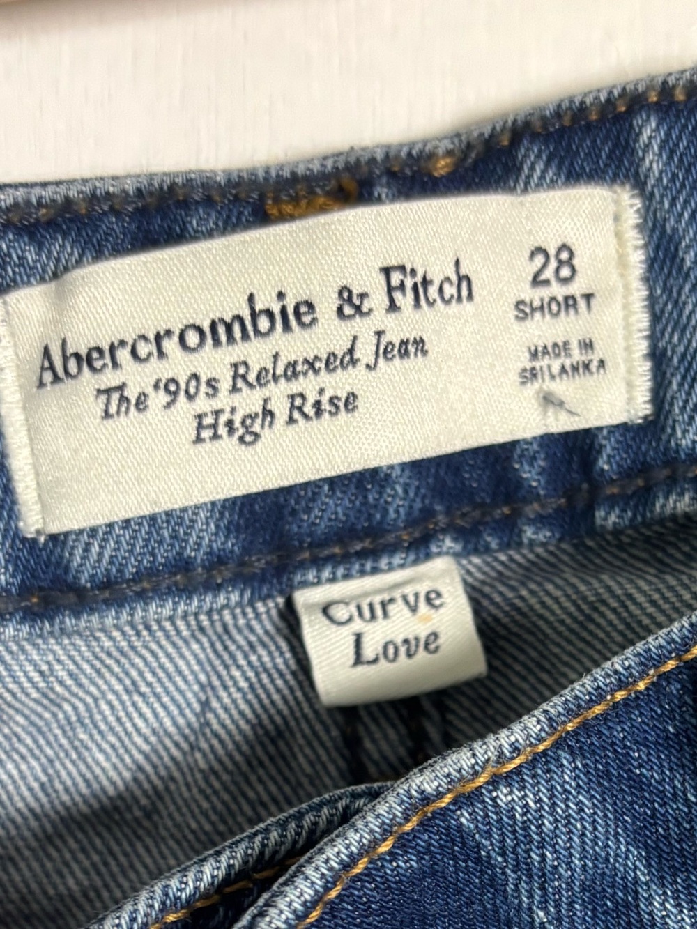 Abercrombie & Fitch Curve Love High Rise 90s Relaxed Jeans 28 Short Blue Denim - Picture 2 of 13